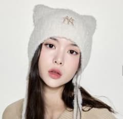 カリナ MLB 猫耳ミャオン ビーニー紐付 韓国限定 白 - メルカリ