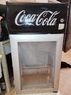 コカ・コーラ冷蔵ショーケース冷蔵庫 ハイアール 動作品ライトもつくよ！ コカ・コーラ冷蔵ショーケース冷蔵庫 ハイアール 動作品ライトもつくよ