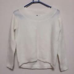 新品！白のニットセーターのサムネイル