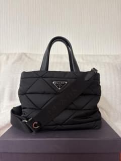 PRADA キルティングショルダーバッグのサムネイル