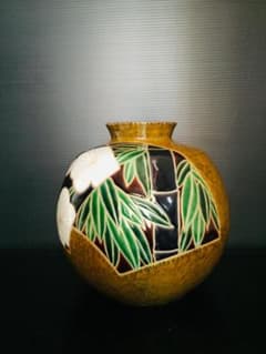 昭和レトロな九谷焼花瓶 新品未使用 年代物 - メルカリ