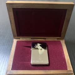 希少レア　zippo 1935 VARGA GIRL 1955 限定品　木箱付きのサムネイル
