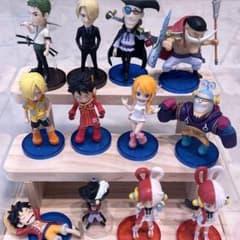 ワンピースワールドコレクタブルフィギュアなど12体セットのサムネイル