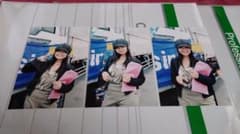 Thumbnail of 山本早織　写真　はがきサイズ　3枚　レースクイーン　アイドル　タレント