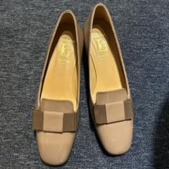 新品:24cmLuca Grossi リボンオペラシューズ ベージュ37/5 新品:24cmLuca Grossi リボンオペラシューズ ベージュ37/5 - メルカリ