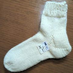 143 やや大きめ 手編みの靴下（厚手）（25cm）のサムネイル