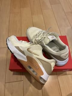Nike Air Max スニーカー クリーム色のサムネイル