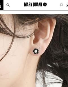 MARY QUANT スモールエポデイジー ピアス シルバーのサムネイル
