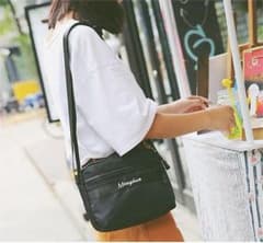 オシャレなコンパクトショルダーバッグ♪  多機能 ブラックのサムネイル