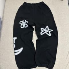 ブラック スウェットパンツ グラフィックプリントのサムネイル