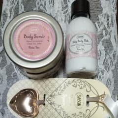 SABON ボディスクラブ シルキーボディミルク ハートスプーン セットのサムネイル