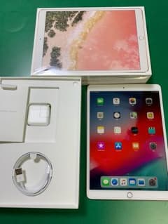 iPad Pro 10.5 256GB Wi−Fi ローズゴールド 美品のサムネイル
