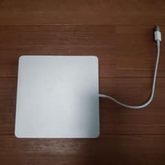 Apple純正SuperDrive A1379 USB外付け・ポータブルDVDのサムネイル