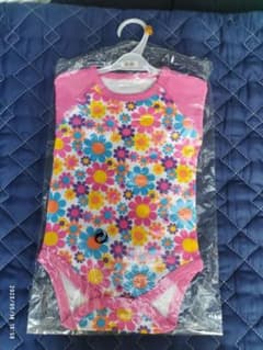 お花柄ロンパースのサムネイル