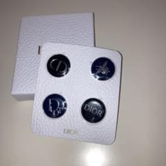 Dior ノベルティ　ピンバッチのサムネイル