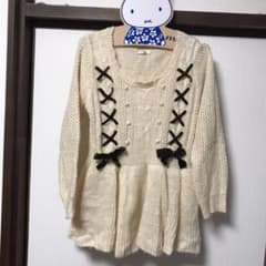 axes femme 可愛いペムラムリボンニットのサムネイル