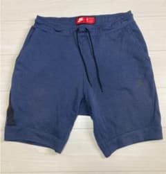 ナイキ　テックフリースハーフパンツのサムネイル