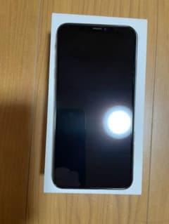 美品iPhoneXS MAX 256GB SIMロック解除済みのサムネイル
