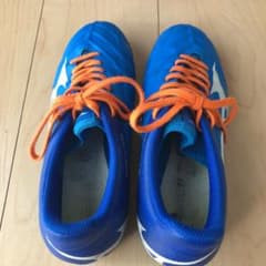 サッカートレーニングシューズ　ミズノ　23.5cmのサムネイル