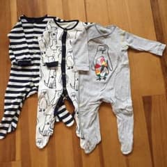 next ベビー足つきロンパースのサムネイル