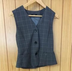 はなママ様専用！事務服 ベスト11号 美品のサムネイル