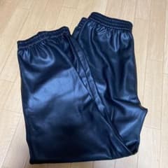 【美品】ZARA レザー風ジョガーパンツ　Mサイズ　レザーパンツのサムネイル