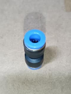 ワンタッチ　エア－配管継手　ストレートΦ6のサムネイル