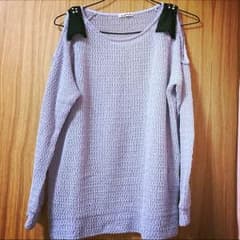 肩出し ニット 紫色のサムネイル