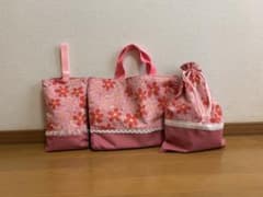 ピンク花柄レッスンバッグと上履き袋と巾着袋セットのサムネイル