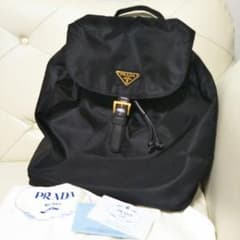 新品未使用品　【プラダ　リュック】のサムネイル