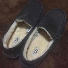 UGGのサムネイル