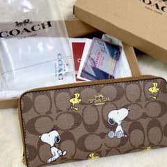 【新品未使用】COACH スヌーピー ウッドストック 長財布のサムネイル