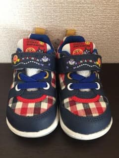 新品♛アンパンマン 靴 スニーカー 13.0センチのサムネイル