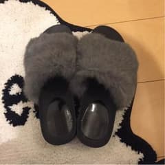 【紗奈様 専用】ファー付きサンダルのサムネイル