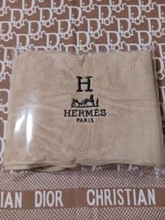 hiro-bady.HERMES.ベージュ大判バスタオル上質素材美品.新品 HERMES.ベージュ大判バスタオル上質素材美品.新品 - メルカリ