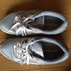 Reebok  スニーカーのサムネイル