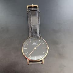 Daniel Wellington DW00100001 ブラックレザー腕時計のサムネイル
