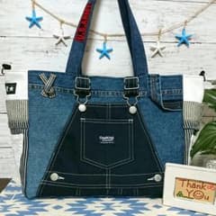 ★ここぽん様専用　オーバーオールリメイク　デニムバッグ★のサムネイル