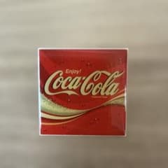 Coca-Cola 】コカ・コーラ ピンバッジ スクエアデザイン - メルカリ