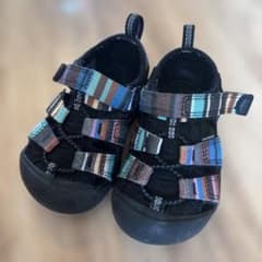 KEEN キーン　ベビーサンダル ブラック マルチカラー 13.5cmのサムネイル