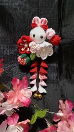 ちりめん細工のうさぎと花の髪飾り 七五三 3歳のサムネイル