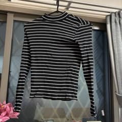 UNIQLO リブボーダーハイネック長袖Tシャツ ブラック×ホワイトのサムネイル
