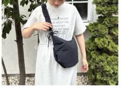 omiさん　ショルダーバッグ　ブラック　しまむらのサムネイル