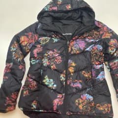 Desigual カラフル花柄リバーシブルダウンジャケット - メルカリ