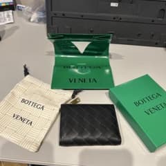 BOTTEGA VENETA 二つ折り　財布のサムネイル