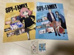 くら寿司　スパイファミリー　ラバーアクセサリー＆クリアファイルセットのサムネイル