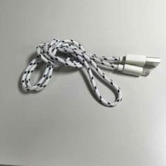 lightningケーブルのサムネイル