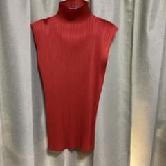 PLEATS PLEASE イッセイミヤケ ノースリーブ レッドのサムネイル
