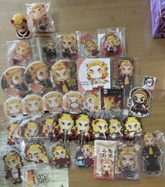 鬼滅の刃 煉獄杏寿郎 缶バッチ アクキー アクスタのサムネイル