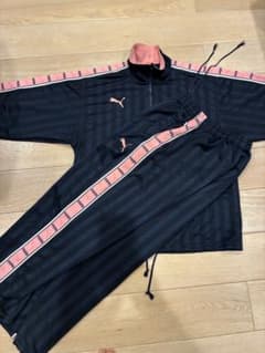 美品　プーマ ジャージ ピンクライン　上下セットのサムネイル